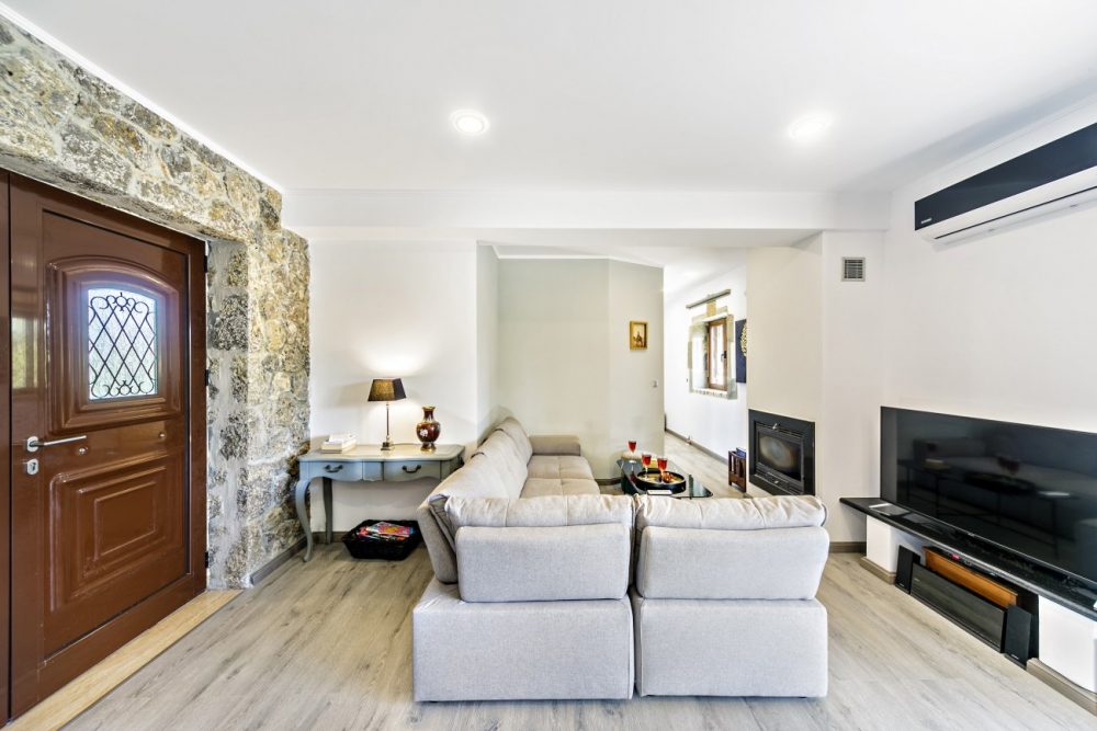 2level-livingroom-kitchen-0002-roula-rouva-corfu-real-estate